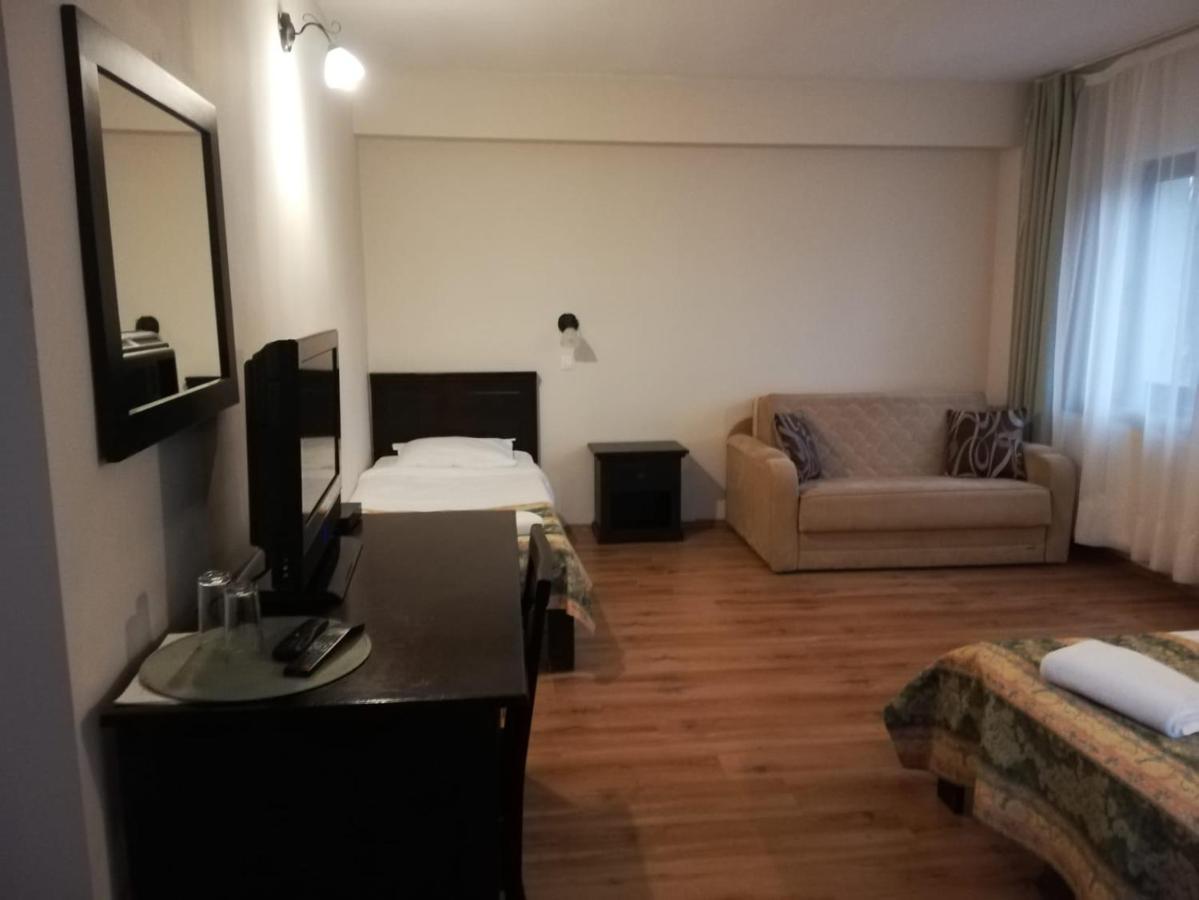 Complexul Turistic Cheile Butii Hotel Cimpu lui Neag Ngoại thất bức ảnh