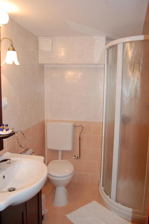 Complexul Turistic Cheile Butii Hotel Cimpu lui Neag Phòng bức ảnh