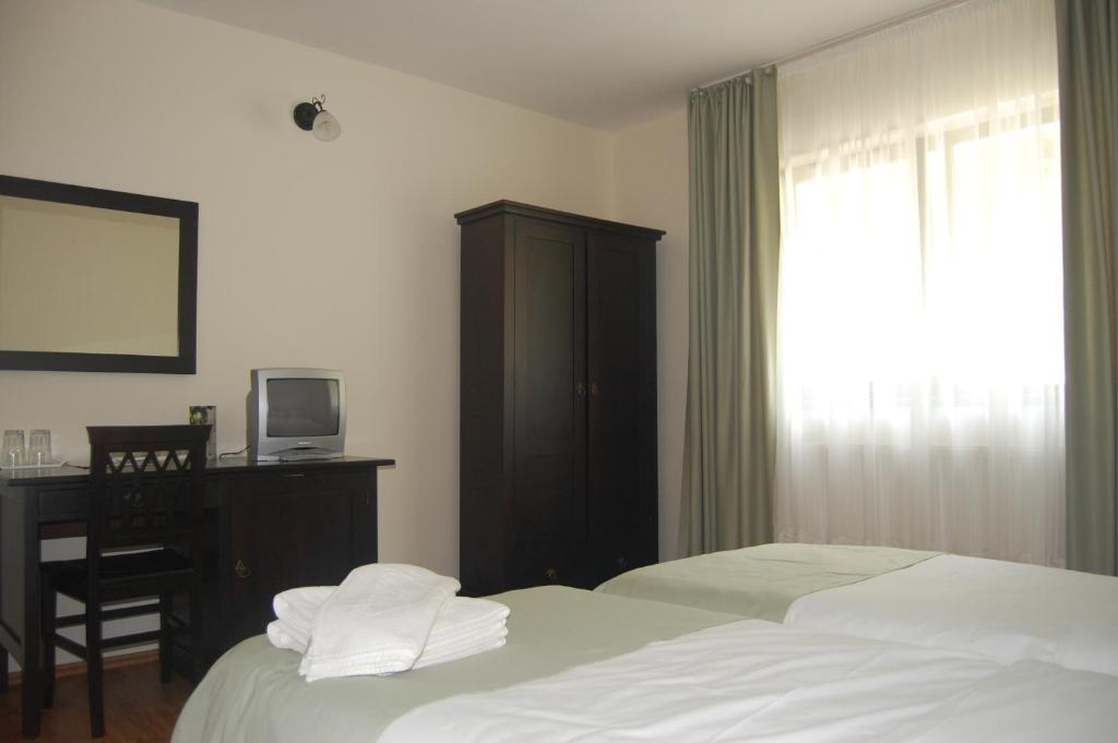 Complexul Turistic Cheile Butii Hotel Cimpu lui Neag Phòng bức ảnh