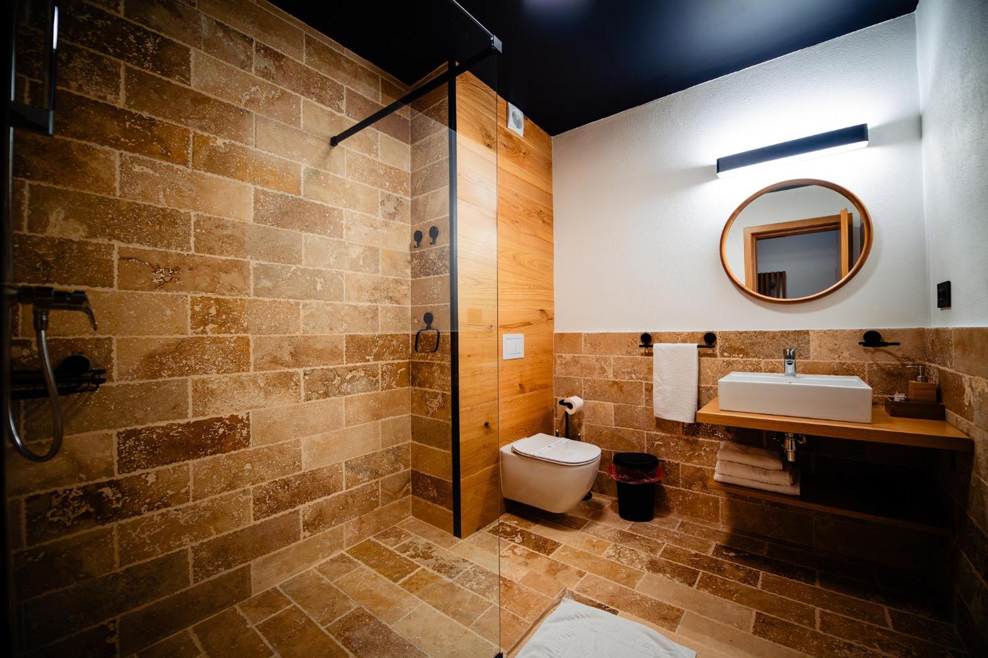 Complexul Turistic Cheile Butii Hotel Cimpu lui Neag Ngoại thất bức ảnh